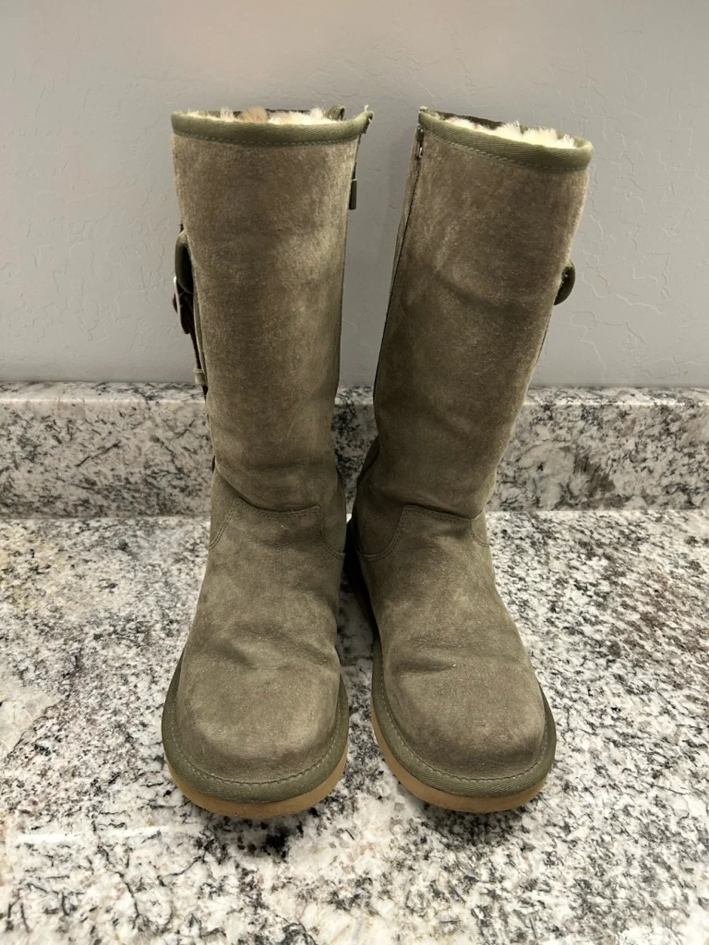UGG retro cargo